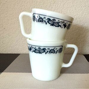Pyrex Old Town Blue Mugs